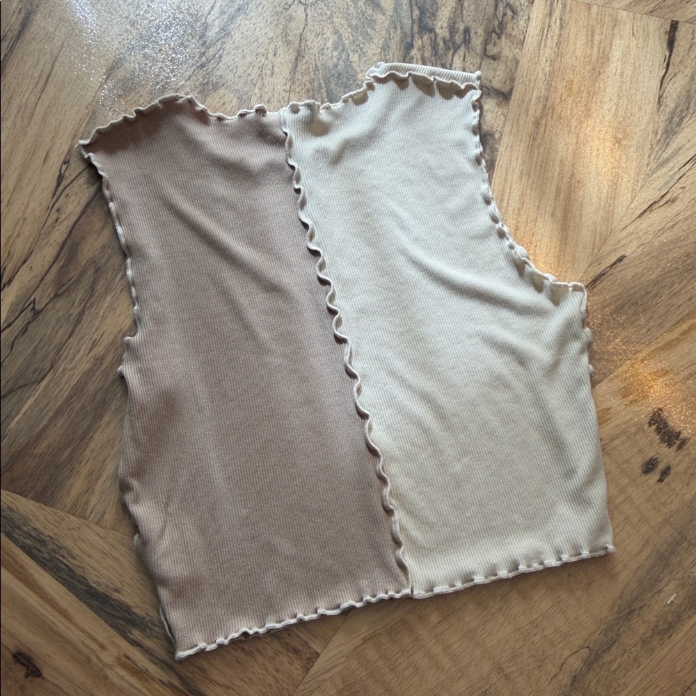 Miss Lola - Medium Tank Top - Picture 3 of 3